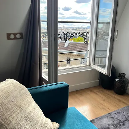With Fabulous View On Roofs Alloggio in famiglia Parigi