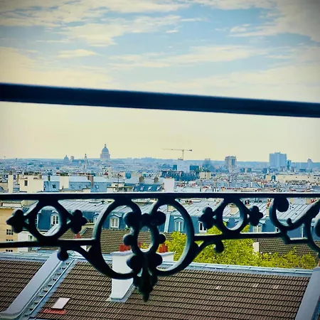 With Fabulous View On Roofs Alloggio in famiglia Parigi